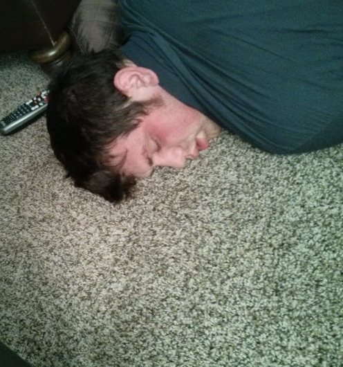 Kunst taking a power nap
